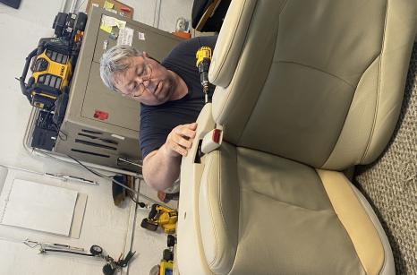 Lexus autó ülés felújítása Aktívkárpitos autókárpitossal 