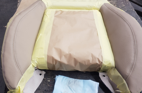 Mercedes autóülés felújítása és bőrfestés ülőlap