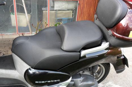 Aprilia Scarabeo robogó ülés