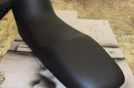 Motorülés kárpitozás referencia